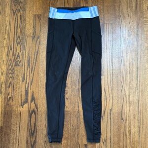B31 lululemon athletica Women 6 Black Leggings with Light Blue Striped Waistband